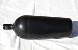 蓄能器如何充氮?dú)?/></p><p>　　網(wǎng)友提問：為什么不能給蓄能器充氮?dú)饽兀@是怎么了?</p><p>　　朝日答復(fù)：您好，在給蓄能器充氮?dú)馇?，先要對蓄能器進(jìn)行全面檢查，在充的時候，一定要用充氣工具，使用時要慢慢進(jìn)行，防止膠囊受到破壞。你不能充氮?dú)獾脑?，?yīng)該是上面的某個步驟錯了，如果不是的話，那就是蓄能器或者充氣工具出現(xiàn)問題了。</p></div>
          <div   id=