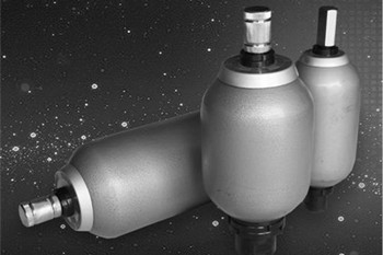 1587968455998337.jpg 皮囊式蓄能器的原理、優(yōu)缺點及用途介紹