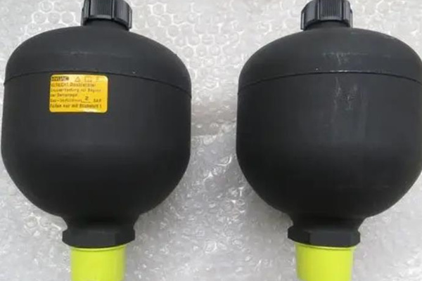 蓄能器充氣工具不會(huì)使用？這份使用指南要收好！ 圖1